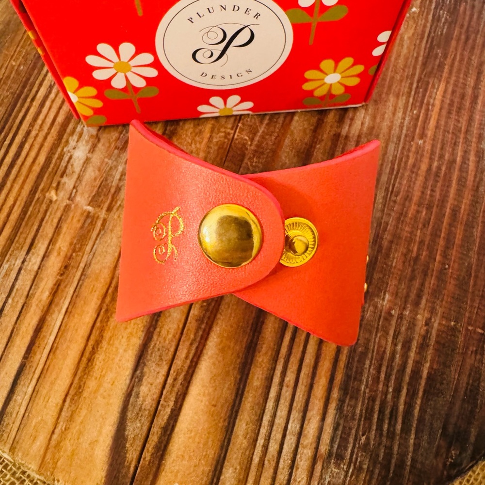 NIB PLUNDER CORAL SANDCASTLE CUFF BOW BRACELET RETIRED - Picture 4 of 8